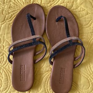 Reaction Kenneth Cole T-Strap Sandals. Size 6 1/2 (38)